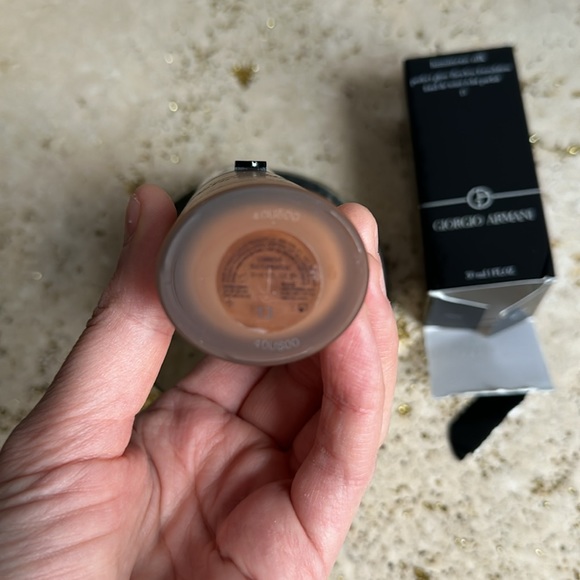 #13 Giorgio Armani Foundation - deep, neutral - Picture 6 of 7
